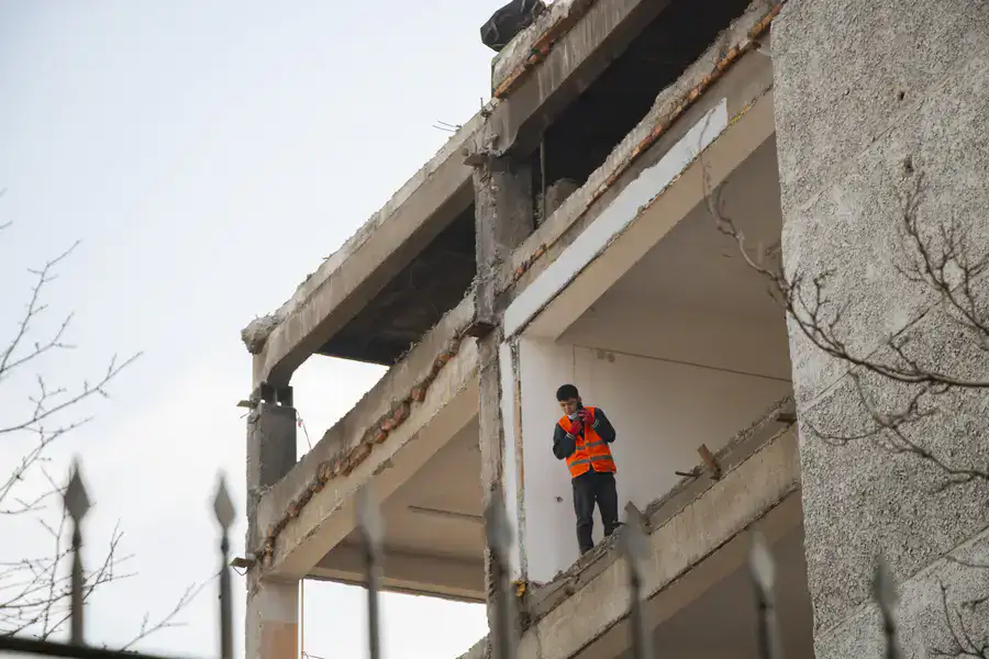 Реконструкция школы № 56 в Алматы. Фото: ©️ Tengrinews.kz / Никита Данилин