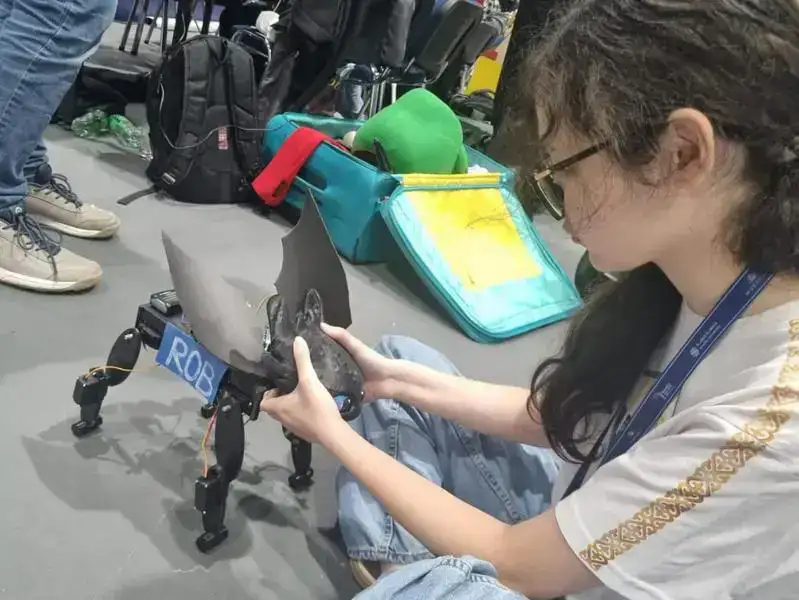 Карагандинские школьники победили на международных соревнованиях по робототехнике в Абу-Даби (6)