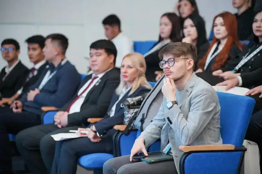 Молодежно-волонтерский форум в рамках ХХІ форума межрегионального сотрудничества Казахстана и России проходит в Уральске (5)