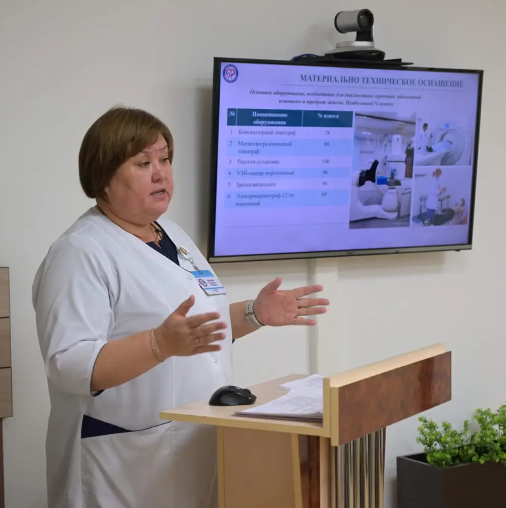 Глава региона Асаин Байханов посетил Павлодарский областной кардиологический центр и ознакомился с его работой (9)