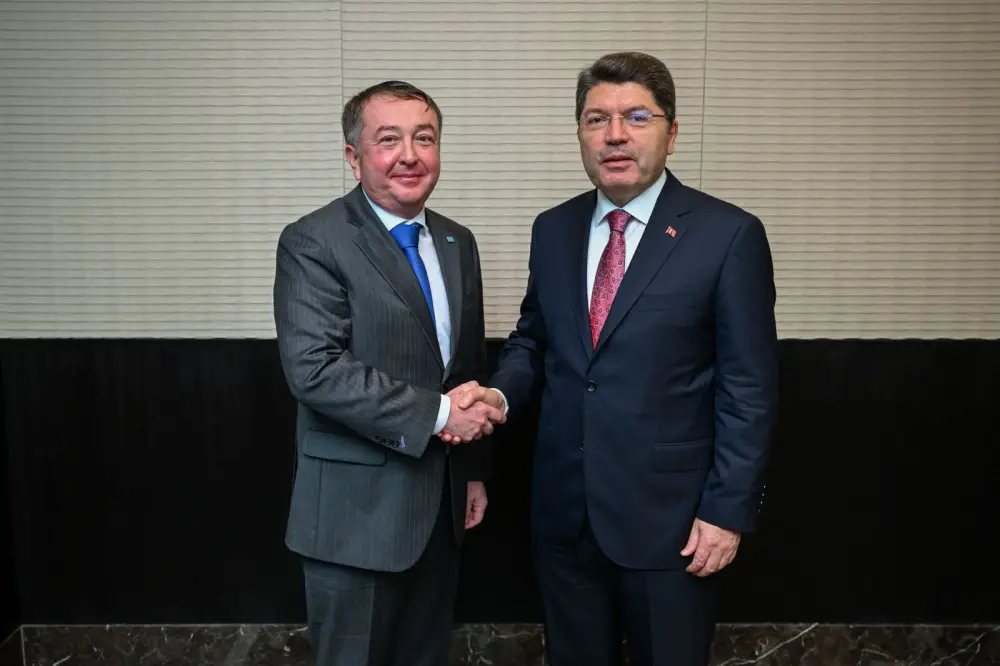 Министр юстиции Республики Казахстан Ерлан Сарсембаев принял участие во втором заседании Совета министров юстиции Организации тюркских государств, прошедшем в Баку (2)