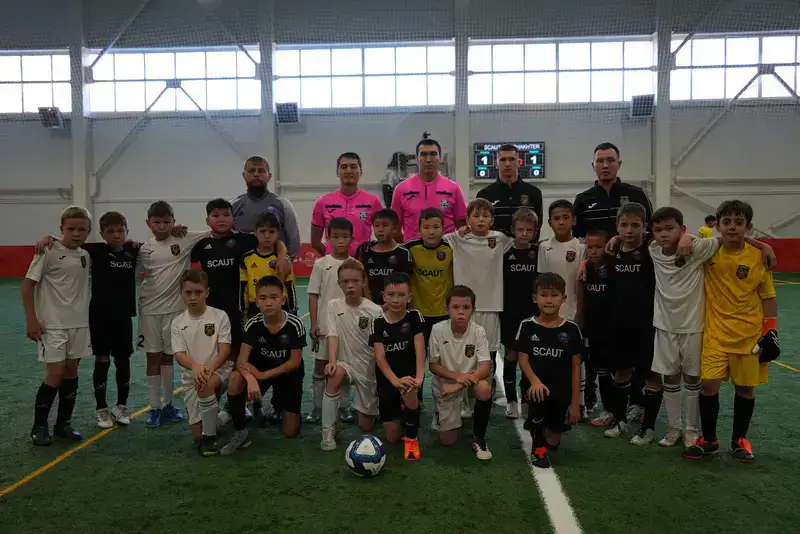 Около 140 команд сыграли на открытии зимнего сезона новой детской футбольной лиги Карагандинской области (2)