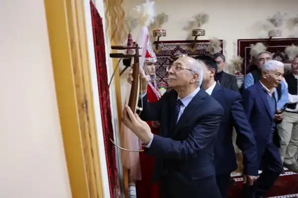 В Астане открылась экспозиция тюркских музыкальных инструментов (9)