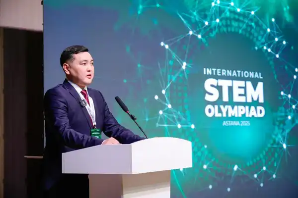 Международные STEM-олимпиада и битва роботов стартовали в Астане (9)