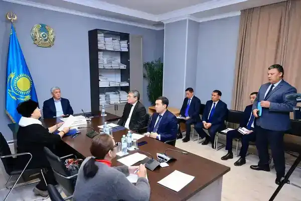 Ермаганбет Булекпаев провёл очередной личный приём жителей Карагандинской области (2)
