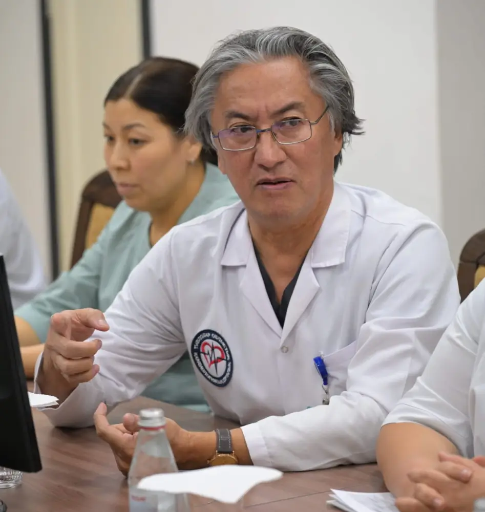 Глава региона Асаин Байханов посетил Павлодарский областной кардиологический центр и ознакомился с его работой (8)