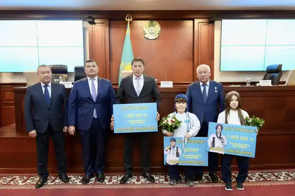 Глава региона встретился с чемпионами мира по парапауэрлифтингу (4)