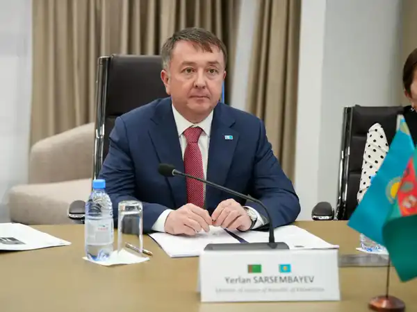 Состоялась встреча Министра юстиции Республики Казахстан Ерлана Сарсембаева с Министром Адалат Туркменистана Мереттаган Тагановым (2)