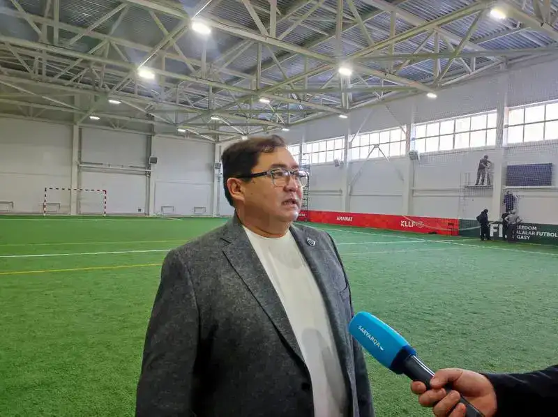 Около 140 команд сыграли на открытии зимнего сезона новой детской футбольной лиги Карагандинской области (4)