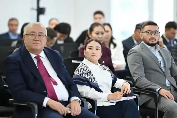 ПРЕДСЕДАТЕЛЬ СЕНАТА ОЗНАКОМИЛСЯ С НАУЧНЫМ ПОТЕНЦИАЛОМ BUKETOV UNIVERSITY (6)