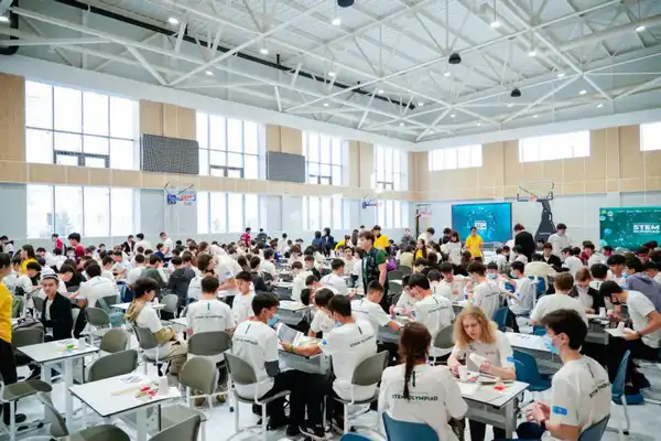 Международные STEM-олимпиада и битва роботов стартовали в Астане (7)
