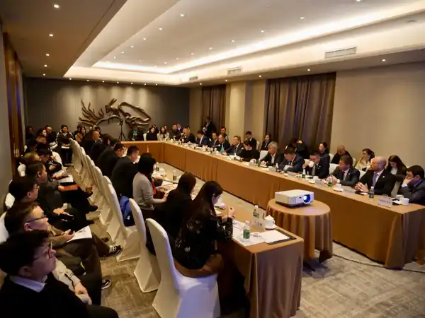 В ходе мероприятий были предметно обсуждены перспективные направления сотрудничества, осуществлен обмен опытом и определены конкретные шаги по дальнейшему развитию взаимодействия. (8)