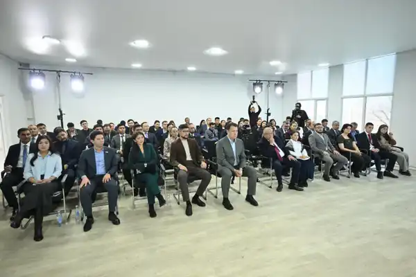 ПРЕДСЕДАТЕЛЬ СЕНАТА ОЗНАКОМИЛСЯ С НАУЧНЫМ ПОТЕНЦИАЛОМ BUKETOV UNIVERSITY (5)