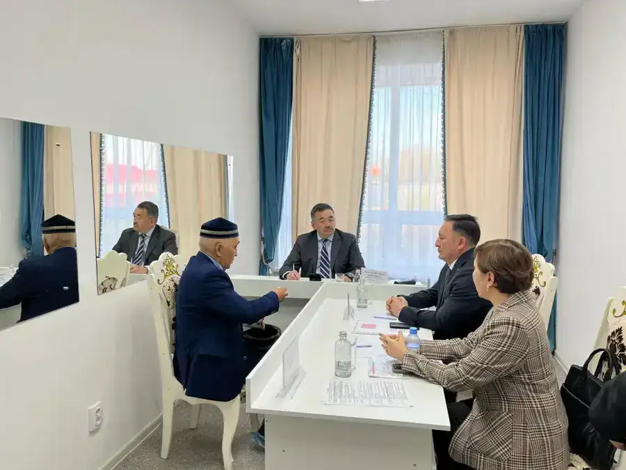 ВИЦЕ-МИНИСТР ЗДРАВООХРАНЕНИЯ ПРОВЕЛ ВСТРЕЧУ С ЖИТЕЛЯМИ ЗАПАДНО-КАЗАХСТАНСКОЙ ОБЛАСТИ (5)