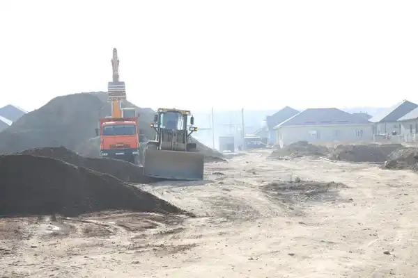 Аким Алматы Дархан Сатыбалды в ходе рабочего объезда встретился с жителями микрорайона «Рахат-Мадениет» (4)