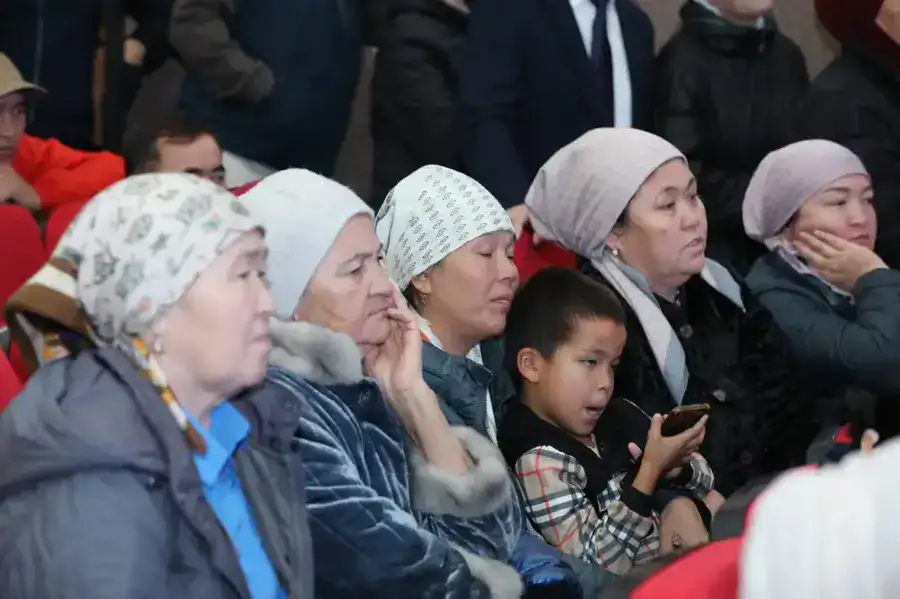 Нурдаулет Килыбай обсудил проблему безработицы в Каракиянском районе и встретился с жителями села Жетыбай (3)