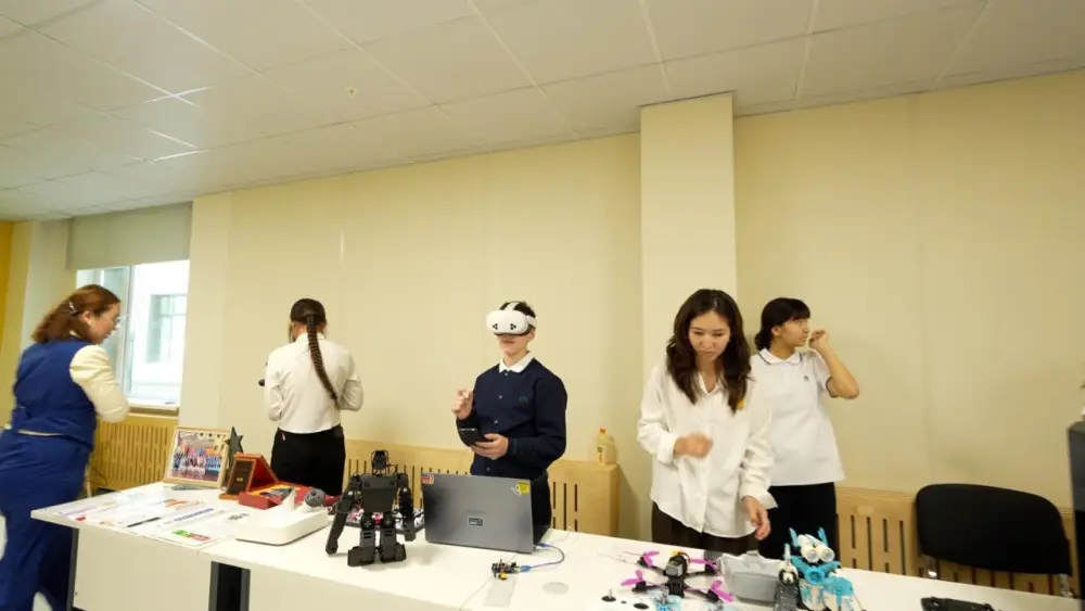 «Келешек мектептері»: учебное заведение Астаны стало образовательным центром, объединившим STEM, робототехнику и искусство (2)