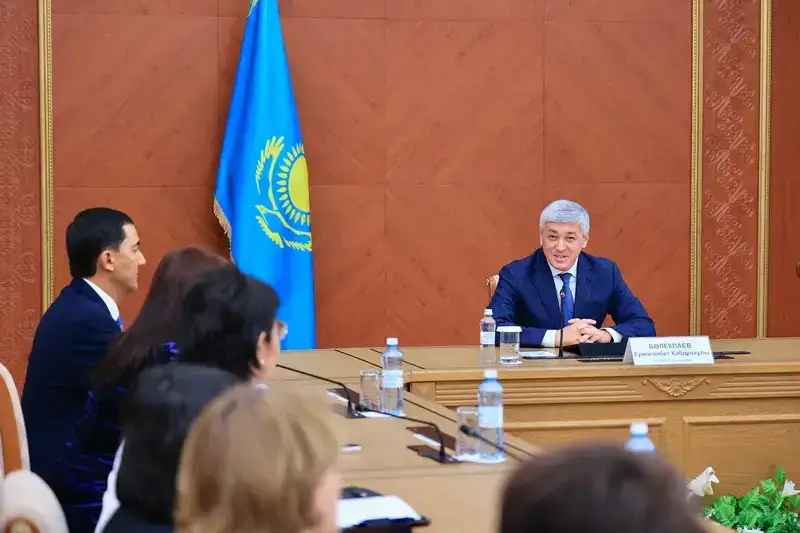 В Карагандинской области финансистов поздравили с профессиональным праздником (3)