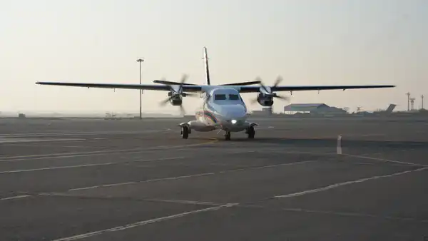 В Шымкенте встретили третий самолет L-410 для МЧС Казахстана (9)