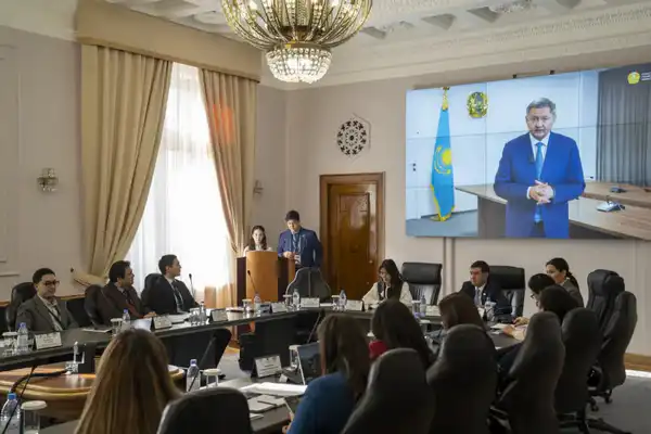 СОВЕТ МОЛОДЫХ УЧЕНЫХ: РЕСПУБЛИКАНСКИЙ КРУГЛЫЙ СТОЛ ПО ВОПРОСАМ НАУЧНО-ТЕХНОЛОГИЧЕСКОГО РАЗВИТИЯ (5)