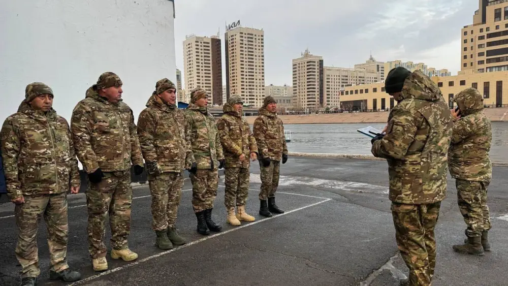 «Лед еще не окреп»: специалисты по ЧС предупредили жителей Астаны (5)