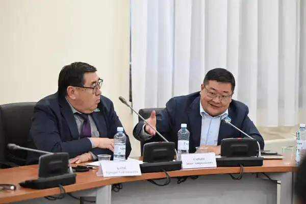 В Мажилисе обсудили качество обучения на военных кафедрах (2)