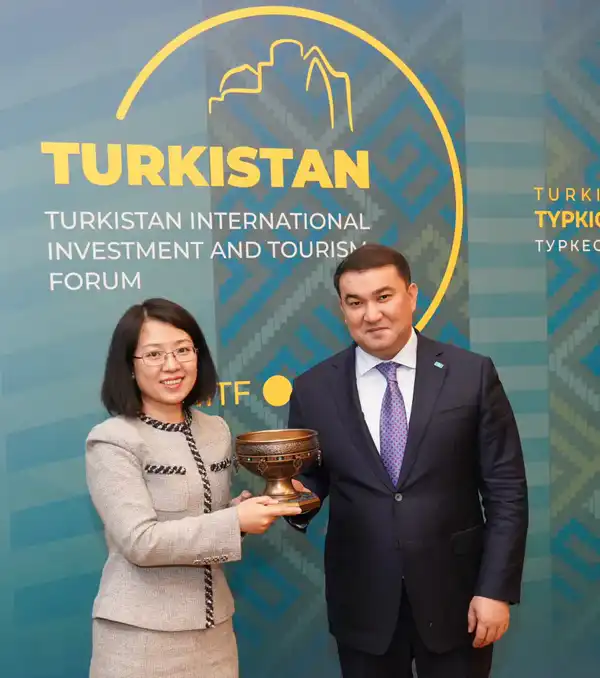 АКИМ ТУРКЕСТАНСКОЙ ОБЛАСТИ ВСТРЕТИЛСЯ С РУКОВОДИТЕЛЯМИ И ИНВЕСТОРАМИ ИНОСТРАННЫХ КОМПАНИЙ (5)