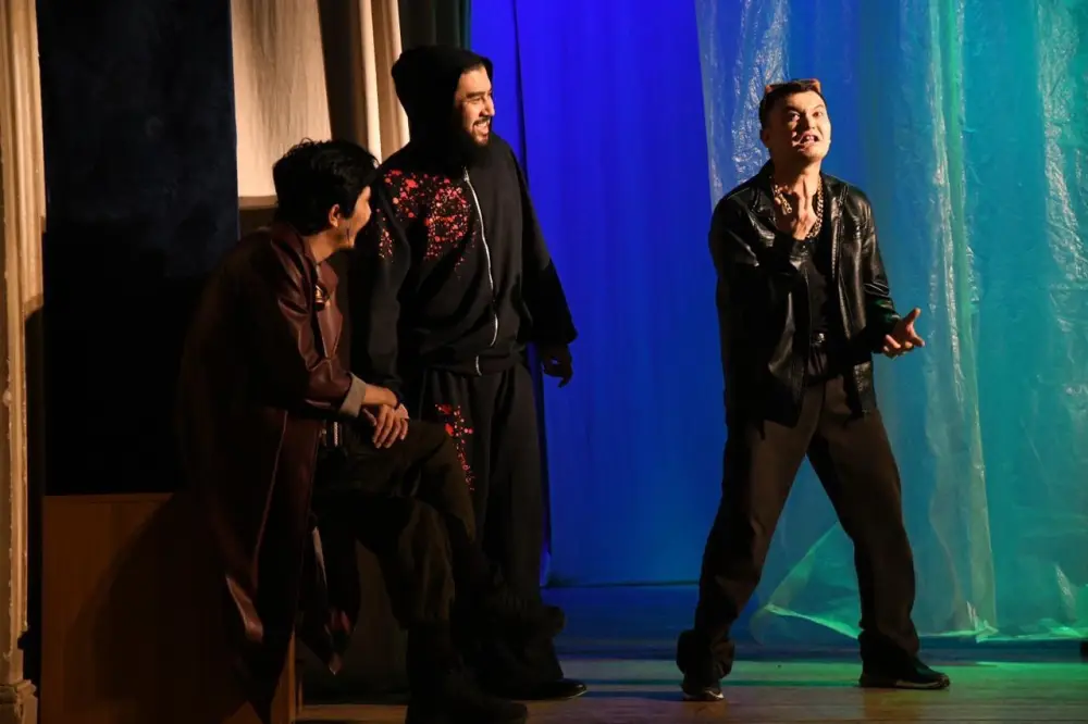 «S.O.S.»: В Астане показали специальный спектакль о вреде наркотиков (8)