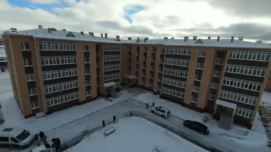 Марат Ахметжанов вручил ключи пострадавшим от паводка жителям села Зеренда (5)