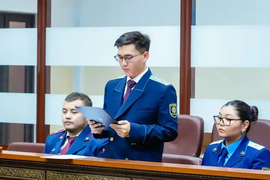 «Закон и порядок»: показательный суд инсценировали для студентов в Астане (4)