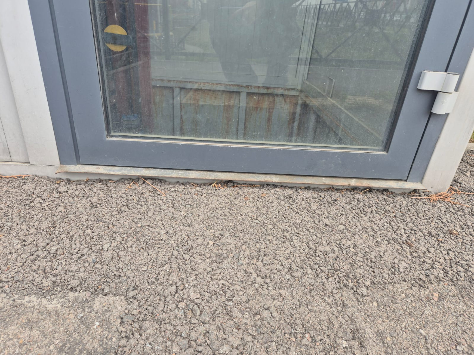 Надземный переход в Ауэзовском районе Алматы