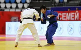 Салтанатты ашылу рәсімі барысында Абай облысының әкімі спортшыларға сәттілік тіледі