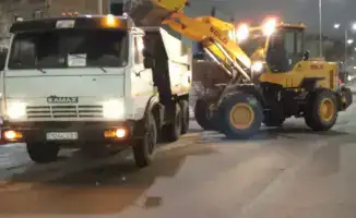 Снегоуборка в Астане ночью более тысячи единиц спецтехники и 448 дорожных рабочих