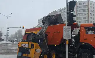 Астана очищает свои дороги: почти 3 000 коммунальщиков в борьбе со снежной стихией