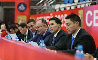 Министр спорта Казахстана Ербол Мырзабосынов наградил победителей чемпионата страны по дзюдо