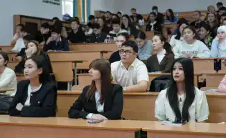 Лекция в Астане о экологической чистоте и духовных ценностях привлекла более 100 студентов