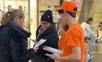 Акция 16 дней против гендерного насилия в ТРЦ Хан Шатыр