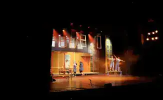 Астана: спектакль «Жылы мұң» о наркомании