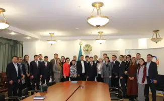 Лекция по работе со статистическими данными для слушателей Национальной школы государственной политики в Бюро национальной статистики