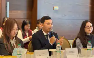 Обсуждение навыков и обучения для гостиничного бизнеса на форсайт-сессии в Астане