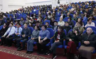 Встреча советника президента с жителями Кербулакского района обсуждение технологий цифровизации экономического роста и лидерства молодежи