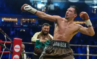 Алимханулы готовит "гром среди ясного неба": чемпион мира по версии WBO и IBF обещает нокаутировать Лару в титульном бою