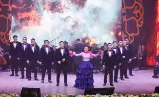 Гайна Жумашева выступила с концертом в Астане под аккомпанемент оркестра