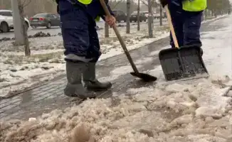 Уборка снега и наледи в Астане почти 3000 коммунальщиков