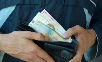 Кувейт: чиновника осудили за десятилетнюю прогулку на работе