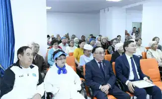 Встреча с 80-летним марафонцем Салтанатом Туйтебаевым в Астане