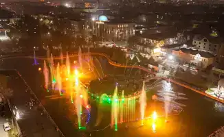 В Шымкенте открытие современного музыкально-огненного фонтана, способствующего культурному развитию общественного пространства