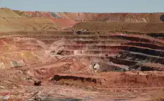 Иран сообщает о значительном увеличении запасов золота на 98 тонн в результате геологоразведки