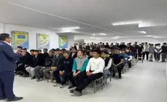 Встреча для призывников в Туркестанской области: противостояние терроризму и экстремизму как важный шаг к безопасности общества