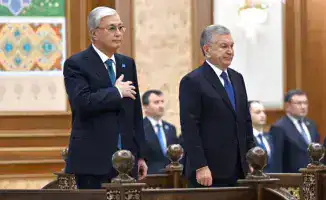 Токаев получил официальное приветствие в Ташкенте: гимн, рапорт и почётный караул